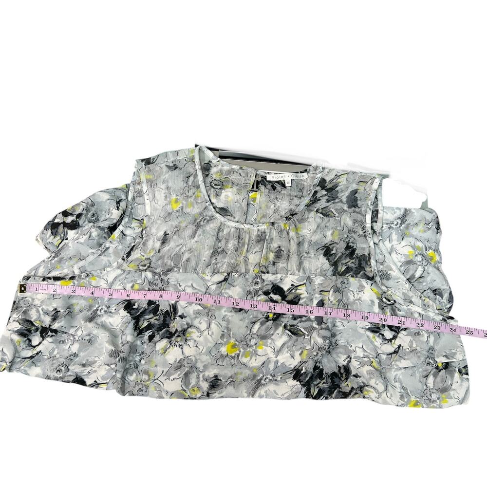 Violet & Claire Top Women 2X Sheer Lightweight Dark Floral Fairy Relaxed Comfort - Picture 11 of 13